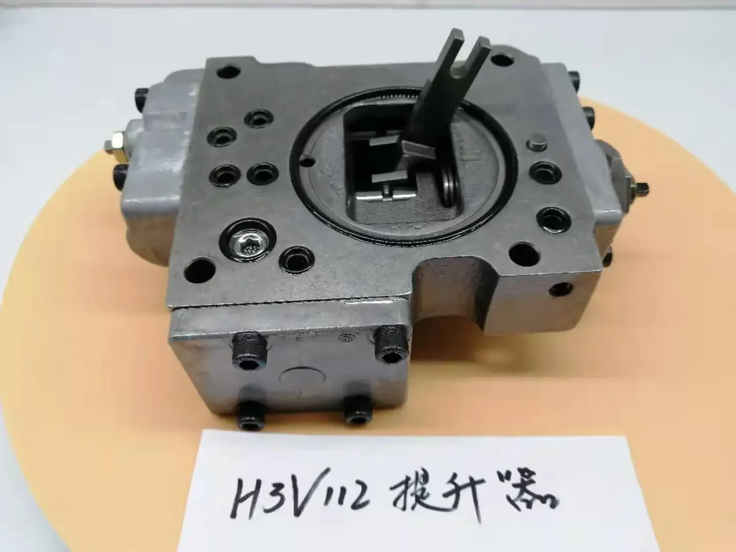 Made in Korea Main Pump Lifter SK200-2 SK200-3 Excavator Hydraulic Pump K3V112 Regulator