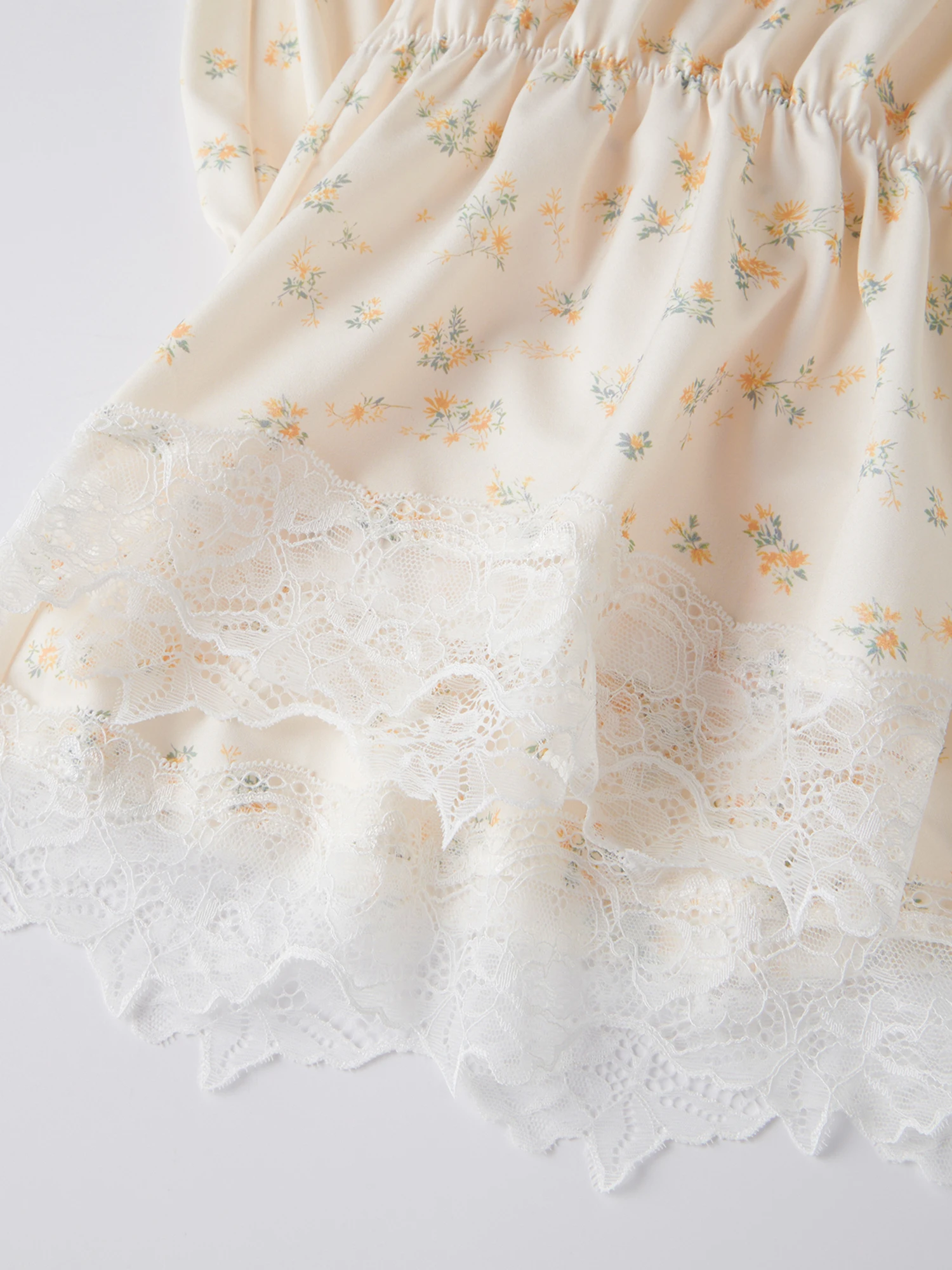 

Women Floral Elastic Waist Lace Hem Bloomers Pants Rise Ruffle Pantaloons Cropped Flared Slips Pants Pajama Bottoms