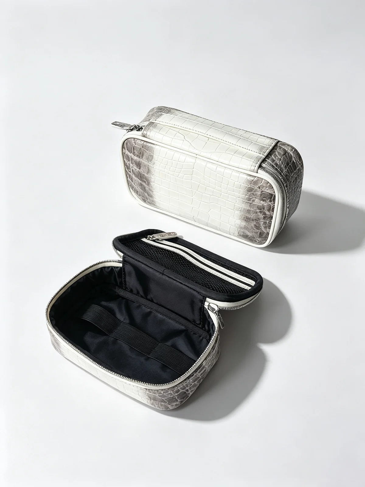 Neue Echte Leder-Kosmetiktasche mit Krokodilmuster Reise-Toilettenartikel-Organizer Tragbare Handtasche Make-up-Aufbewahrungsbeutel mit Initialen – Detail 9