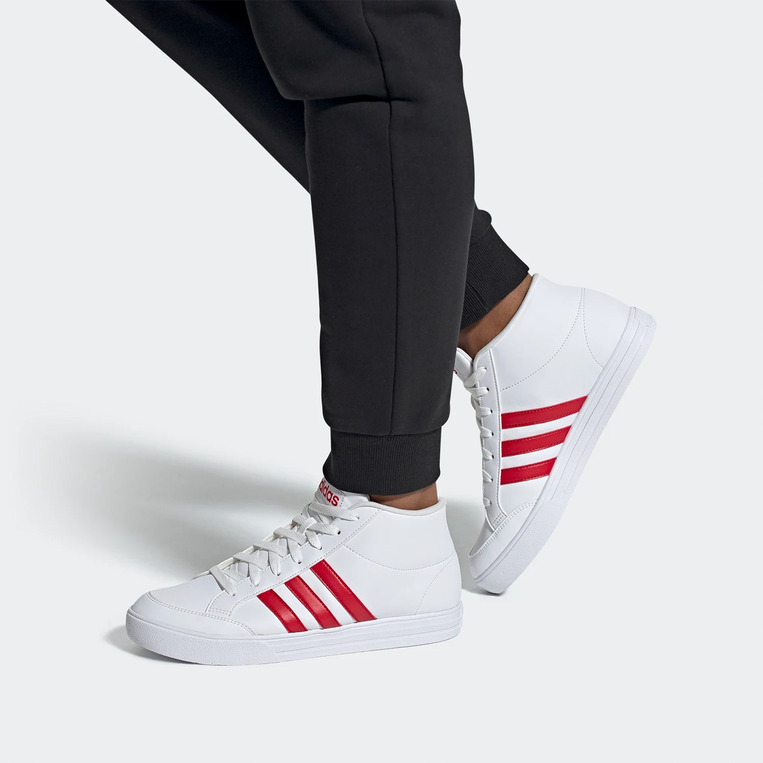 

Останні мужские высокие повседневные кроссовки Adidas подлинного сезона FW5673