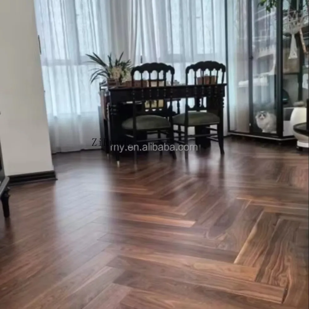 Индивидуальная версия пола из твердой древесины «елочка» из черного ореха, многослойный деревянный пол, паркетный пол