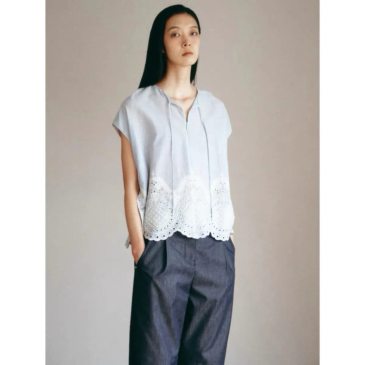 NingYao LEB26 Summer Anti-Aging Casual Lace-Up V-Neck Embroidered Hem Versatile Slimming Sleeveless Top Women's Cotton Blend