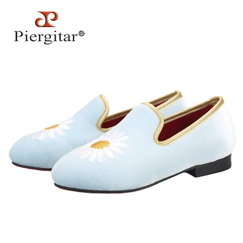 

Piergitar 2025 New Parental Shoes Design Children Velvet Shoes Red Cotton Comfortably Insole Party And birthday Kid's Loafers