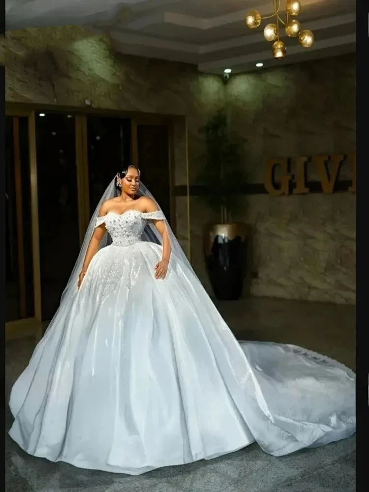 

Luxurious Sparkling Pearl Stickers Women's Puff Wedding Dress Sexy Sweetheart Off Shoulder Fold Ball Bridal Dress Customized