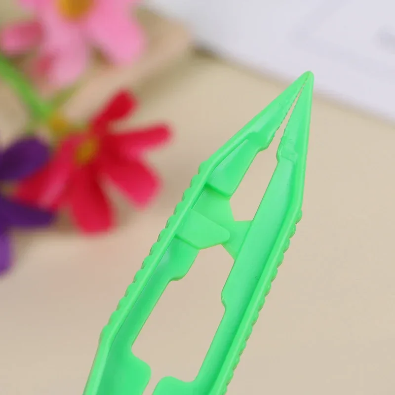 Plastic Tweezers for Kids, Small Disposable Tweezers, Medical Repair Tools, Crafts Clips, Random Color, 10 PCs