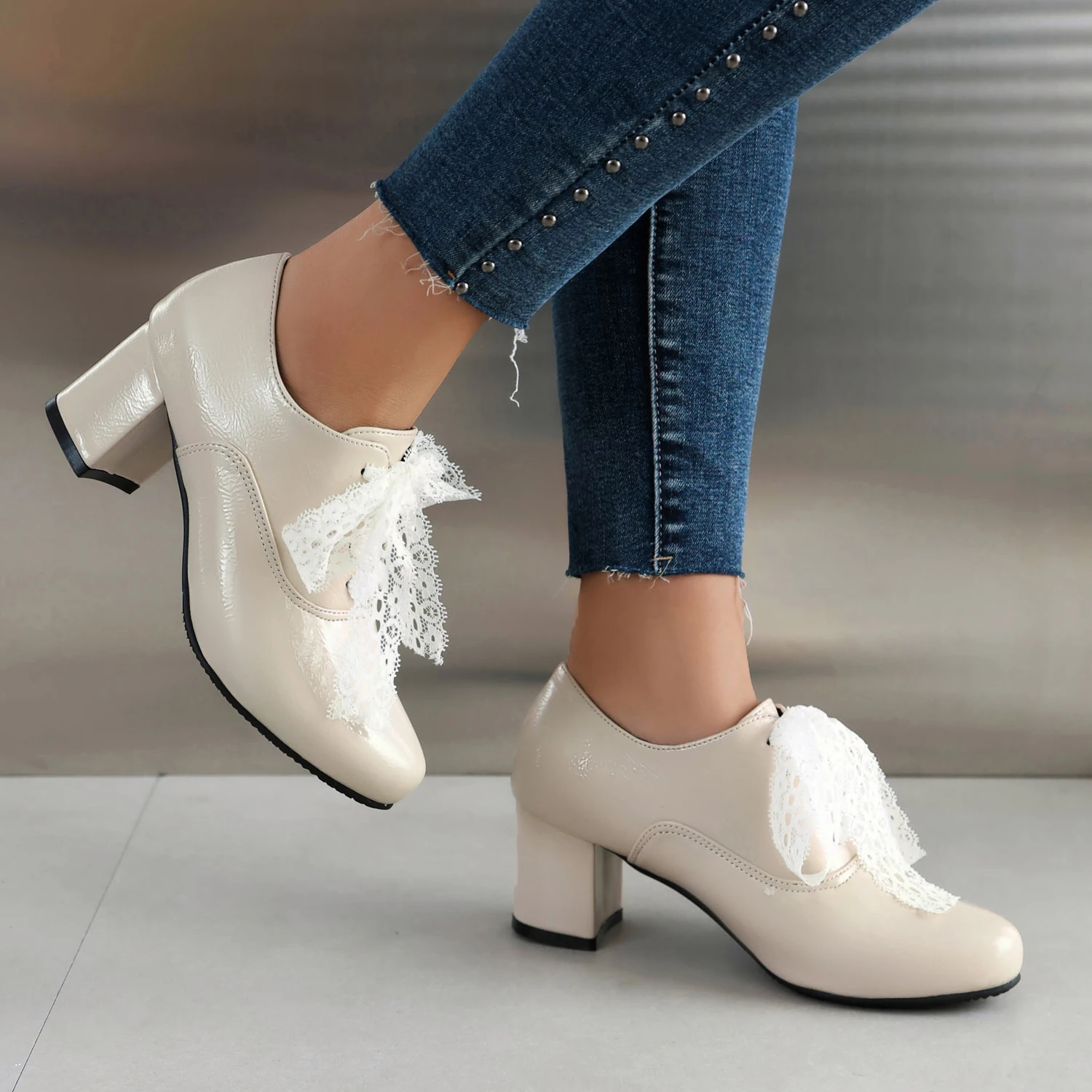 2024 new spring autumn women pumps plus size 22.5-28cm Wrinkled lacquer skin Lace up thick heel loafers Sweet Academy Style