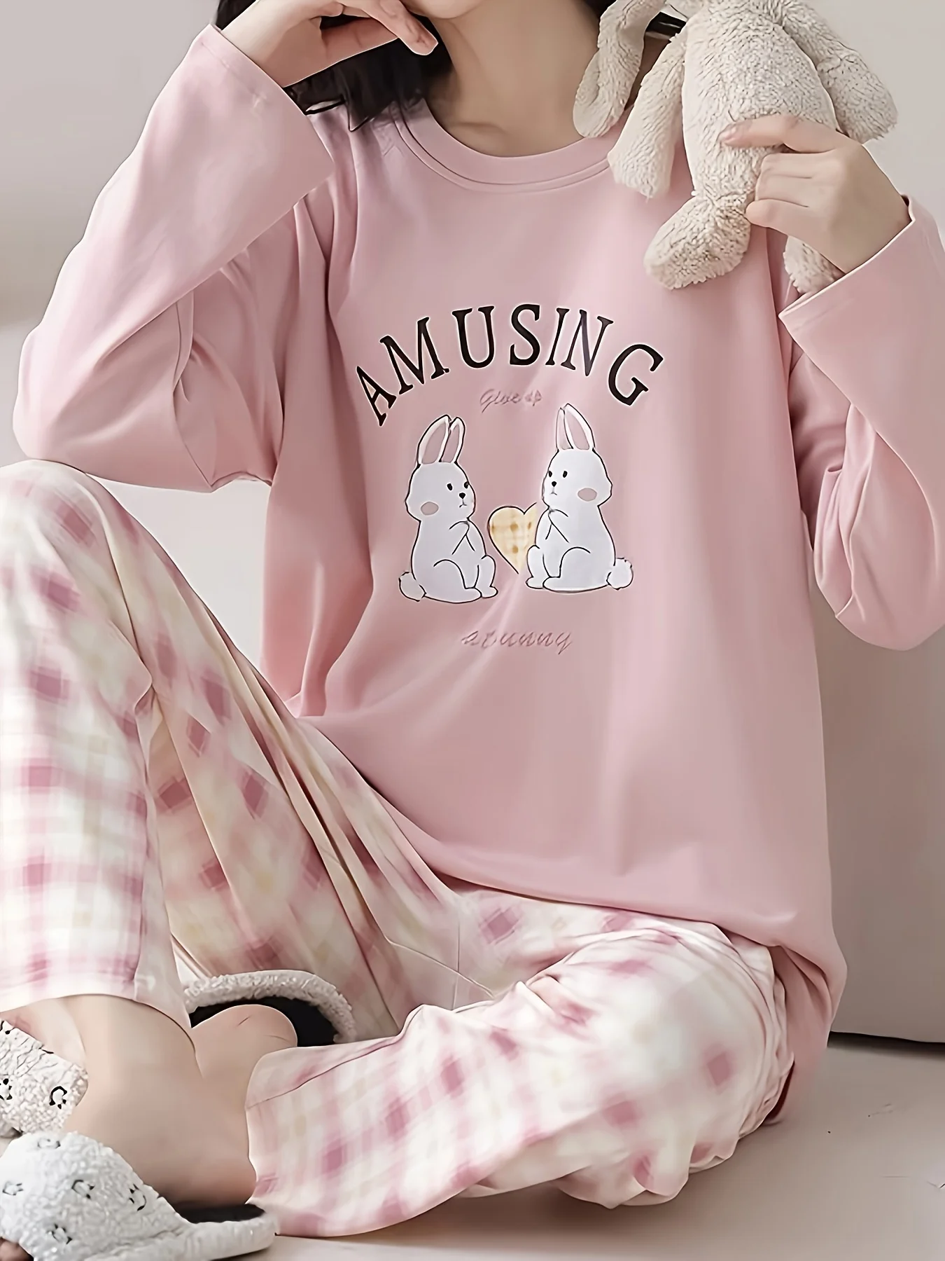 

Women's Ins-Style Pajamas - Love Bunny Pajama Top with Pink Checkered Pants - Adorable Loungewear Two-Piece Set。