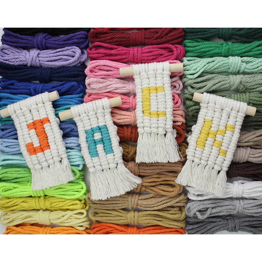 اليدوية المنسوجة الأبجدية قلادة مكرامية عدة مع البرنامج التعليمي للمبتدئين اليد DIY بها بنفسك الأبجدية المفروشات الصغيرة الفن جدار ديكور الحرفية