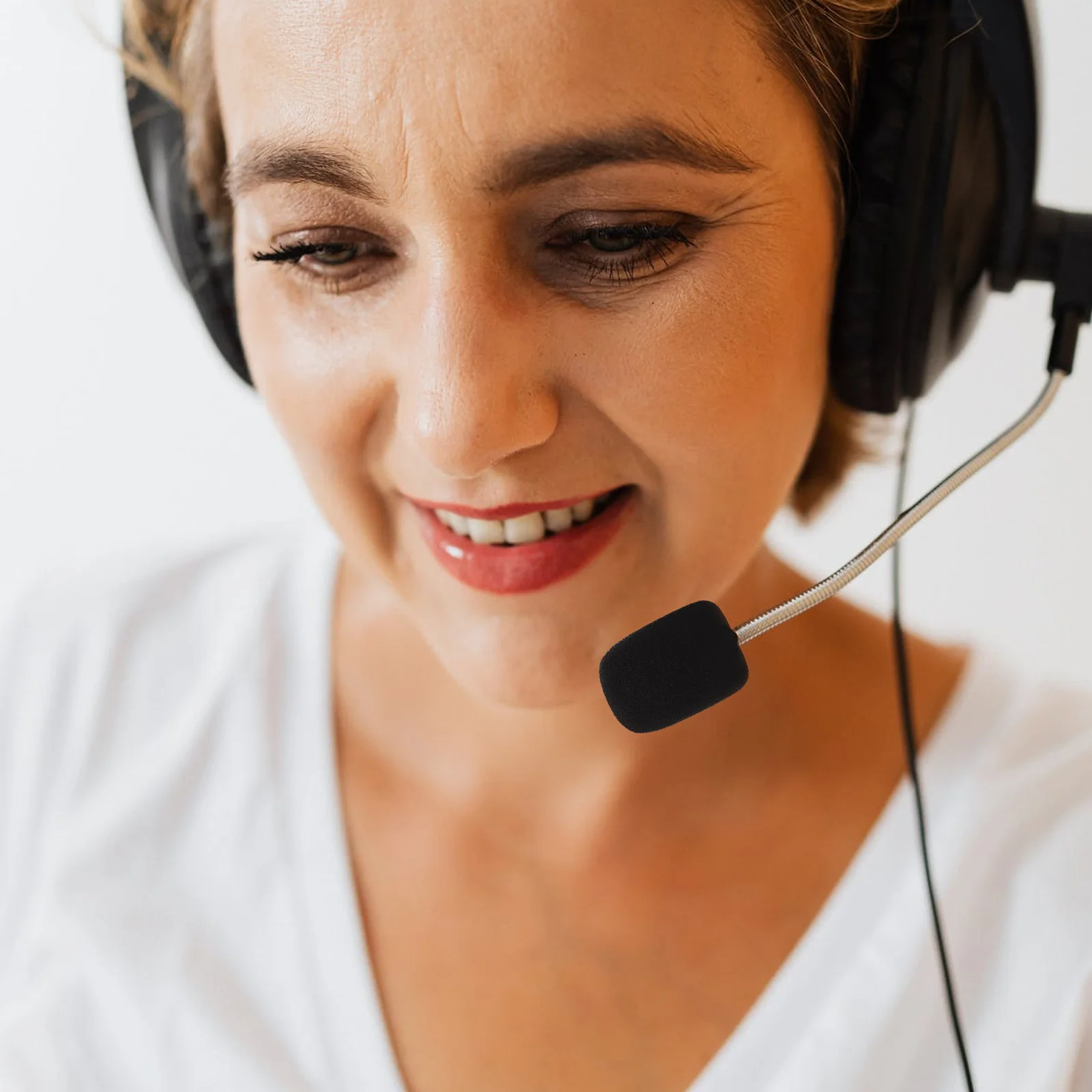 

25 Pcs Microphone Sponge Covers Windproof Lavalier Miniature Mic Accessories Dustproof Recording Conference Stage Compatible