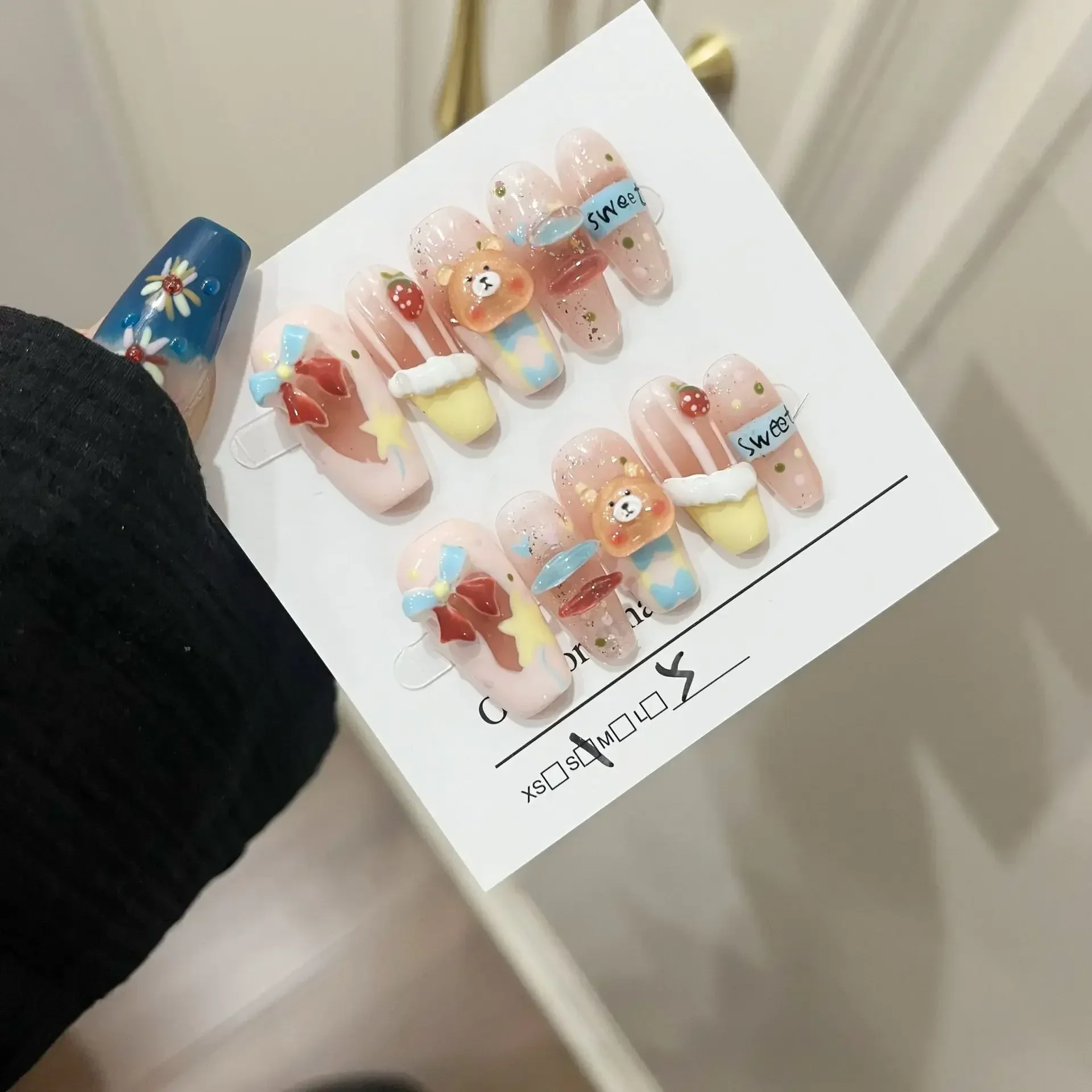 الحلو لطيف الدوبامين الصحافة على الأظافر اليدوية القوس الدب الفراولة طفولي أظافر صناعية التصحيح القابلة للإزالة وقابلة لإعادة الاستخدام #2