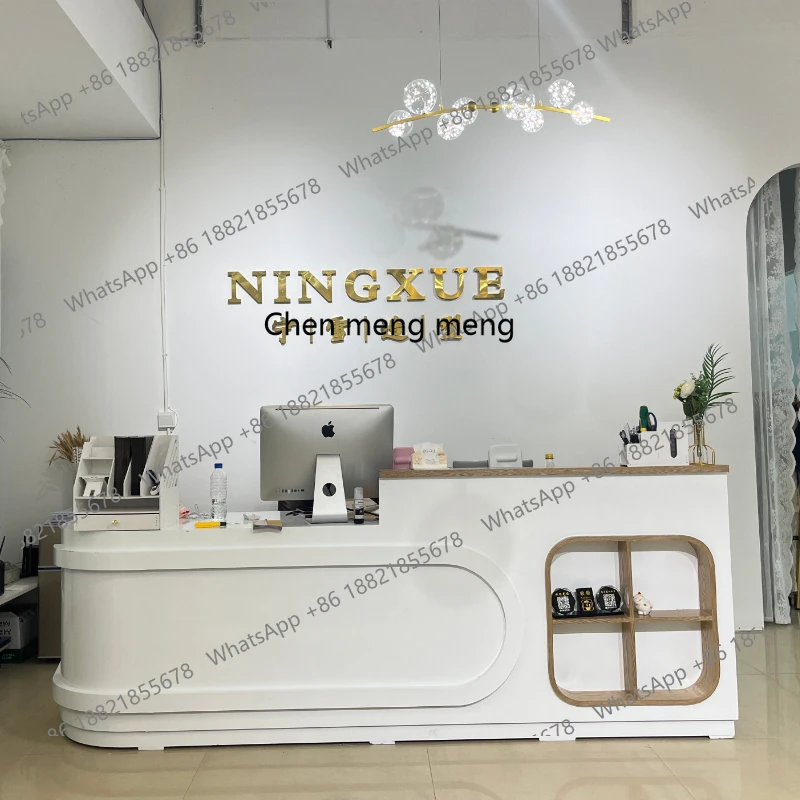 Pagina di cassa moderna e semplice Negozio di abbigliamento Istituto di istituto di istruzione e formazione Negozio Piccolo angolo di vernice