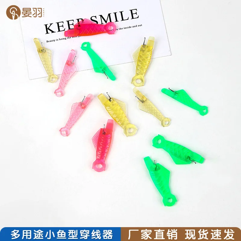 20pcs Small Fish Plastic Threading Device Quick Threading Device Simple Needling for The Elderly Multifunctional DIY Sewing Tool