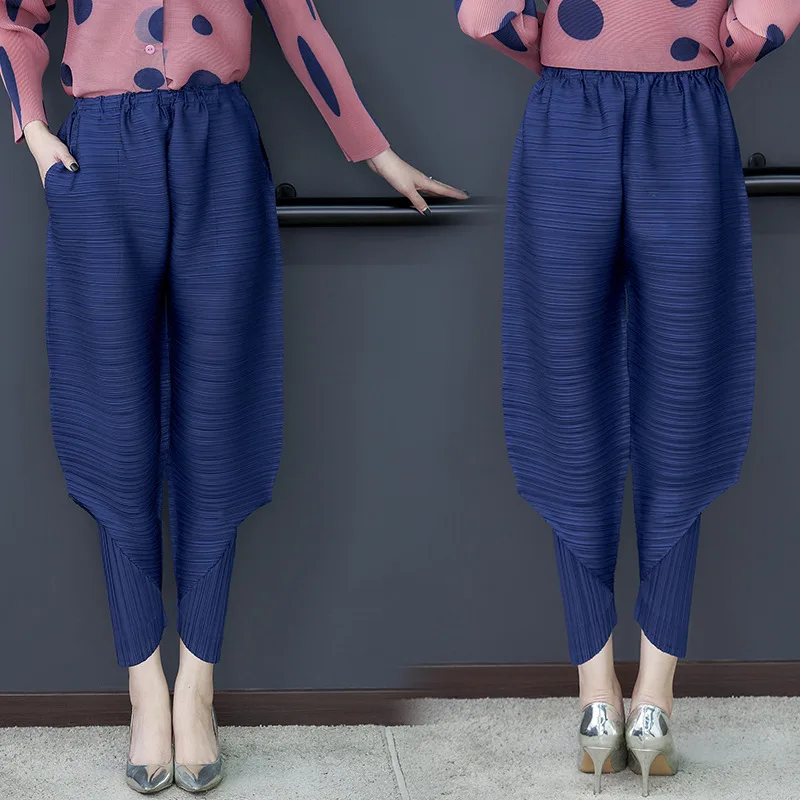 Miyake Elastic Waist Harem Pants for Women 2024 Autumn New Simple Solid Color Pockets Pleated Female Casual Trousers