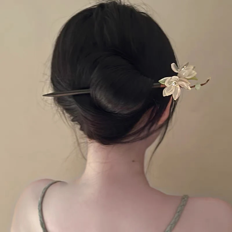

Ladies' Hair Sticks New Retro Flower Chinese Style Gentle Hairpin High Quality Hair Accessories For Girl Elegant Woven Wooden