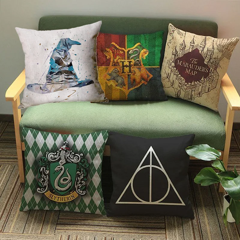 Funda de almohada mágica de Anime, decoración de Hogwarts, águila, tejón, bonita funda de cojín para sofá, hogar, coche, habitación de niños, funda