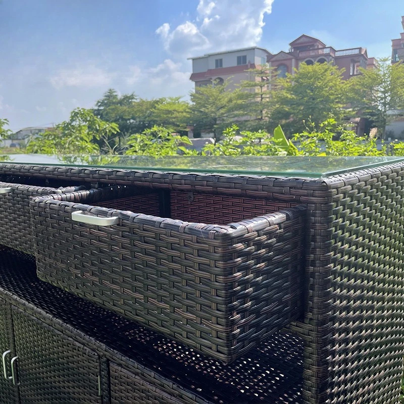 Villa swimming pool bed rattan garden courtyard sunbathing loungers resort homestay flower box coffee table combination package