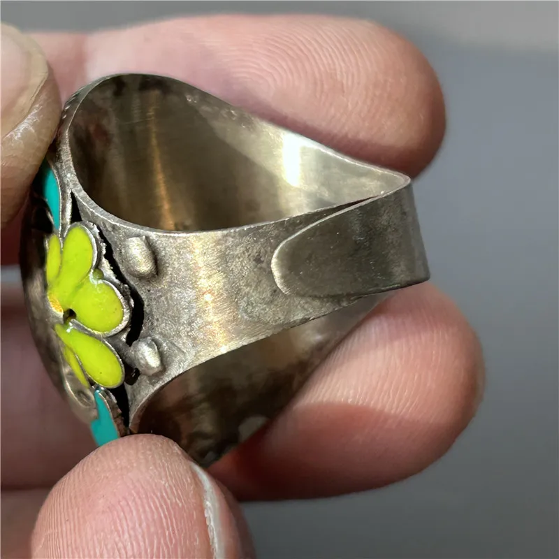 Appreciation of Bronze Artifacts (Ring Pendant Pendant -11 Red and Yellow)