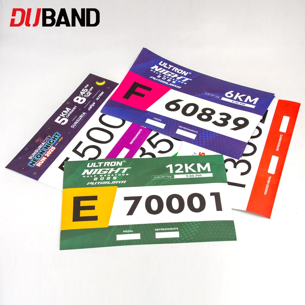 Bavaglini da maratona personalizzati con spille da balia Etichette numeriche impermeabili resistenti allo strappo per eventi di corsa