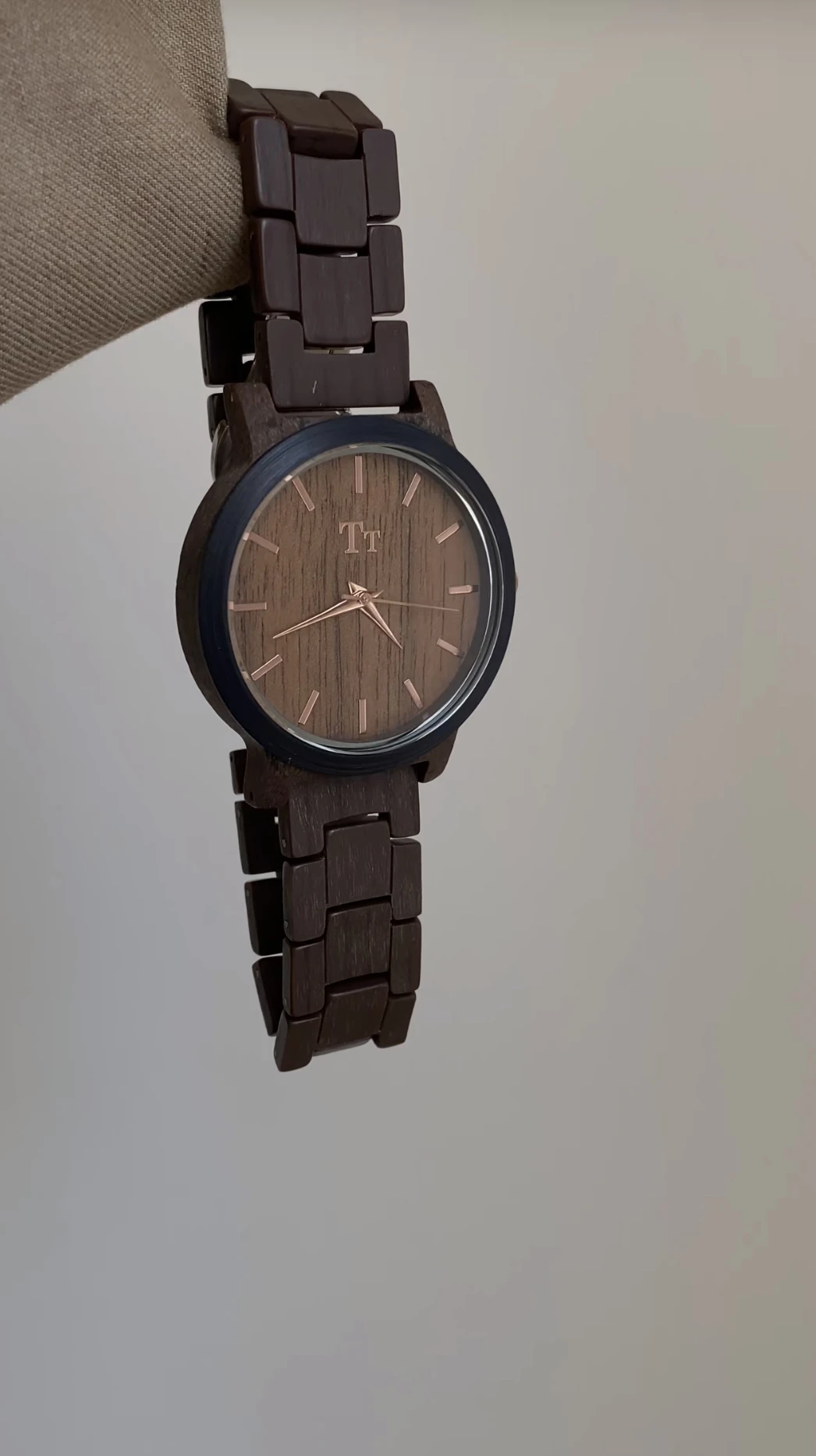 Nuevo reloj redondo de estilo chino con diseño de grano de madera marrón oscuro para mujer, nuevo reloj de mujer a la moda, regalo original