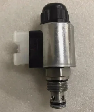 

Brand New Original 06020W-01M-C-N-24DG Reversing Valve Fast Delivery