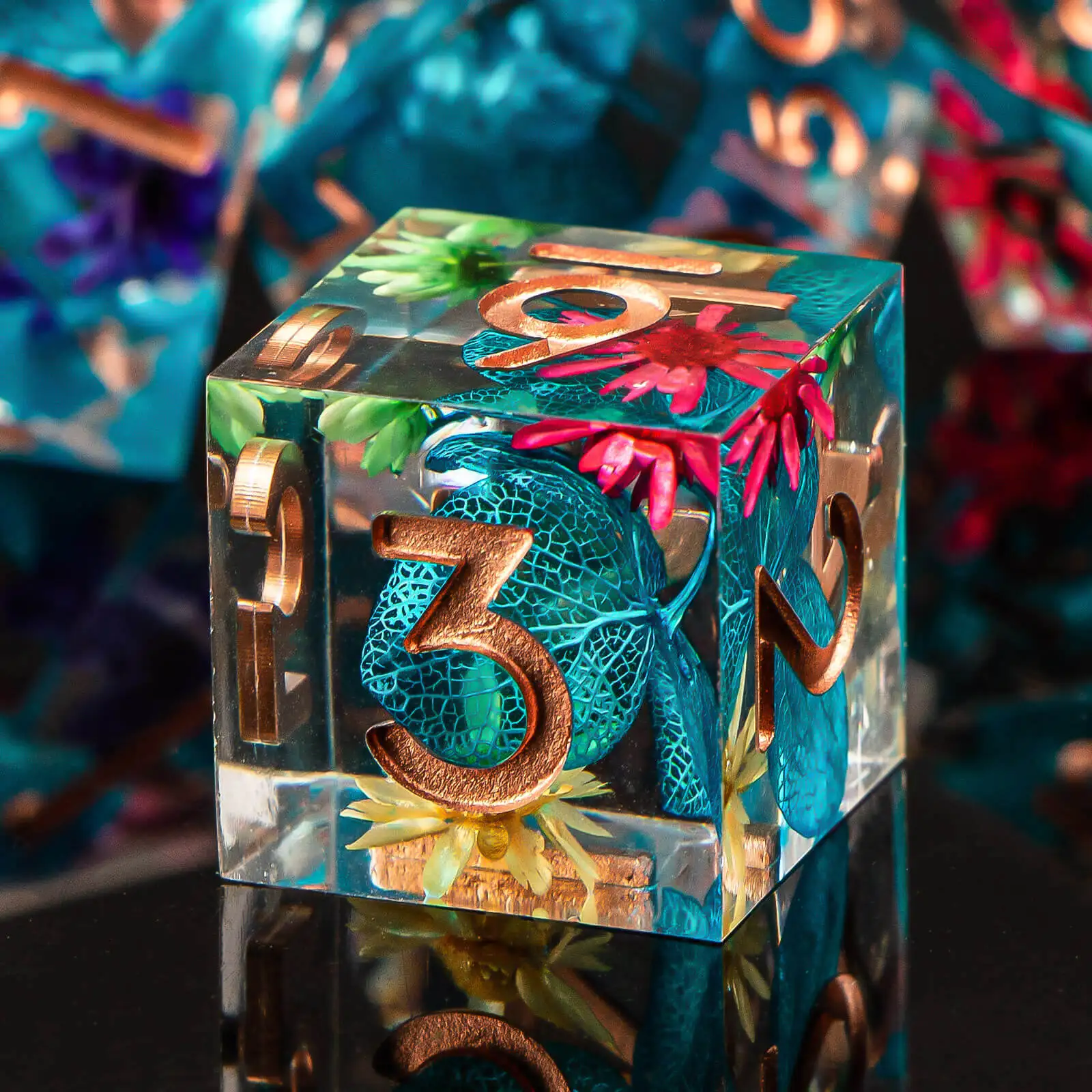 

DND Resin Dice Translucent Sharp Edged Dice Set, 7pcs Flower Leaf Handmade Polyhedral Dungeon and Dragon Dice Role Playing Game