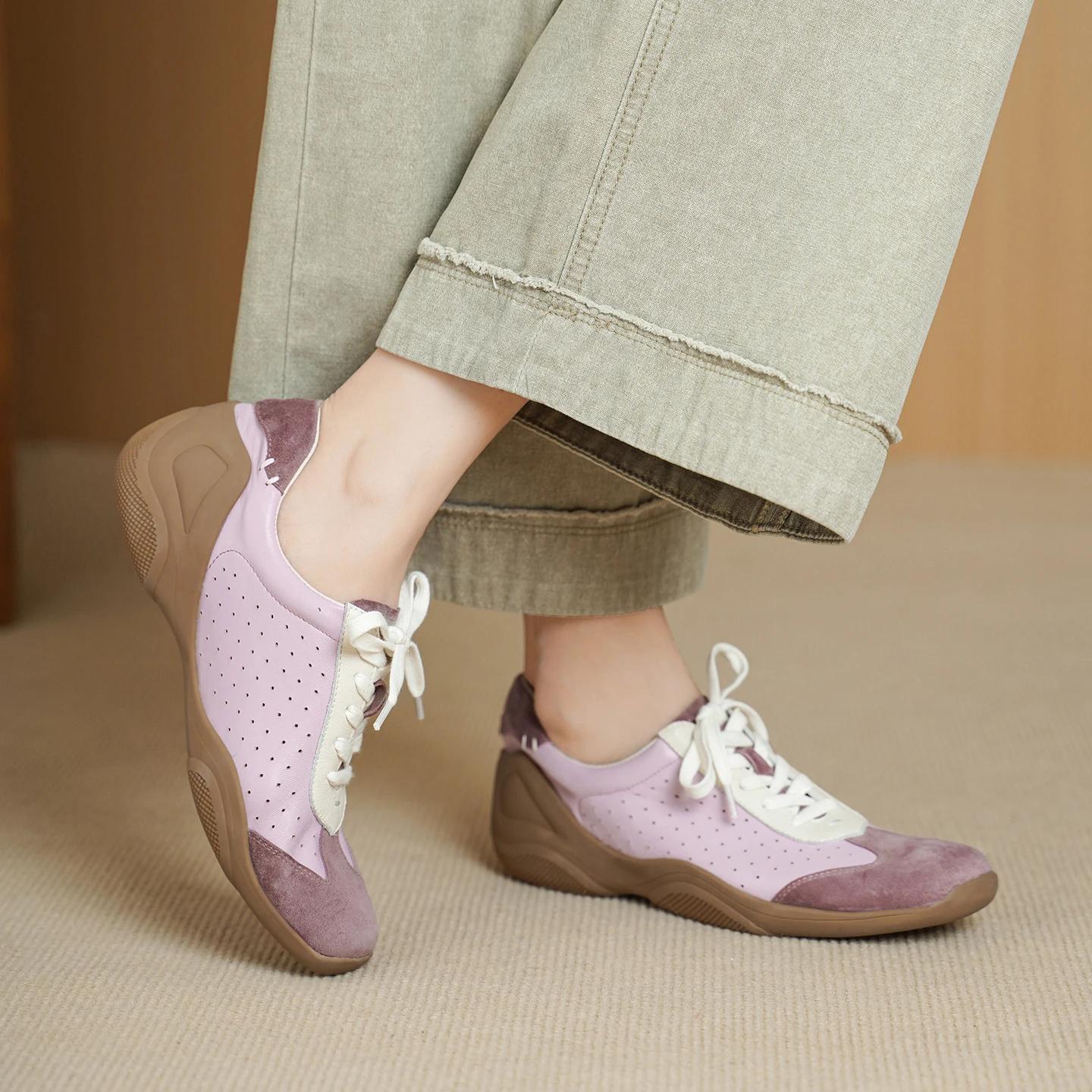 

Genuine Leather Sheepskin Women Sneakers, Lace-up Training Shoes, Fashion Flats Womens Shoes,Ladies Sports Shoes