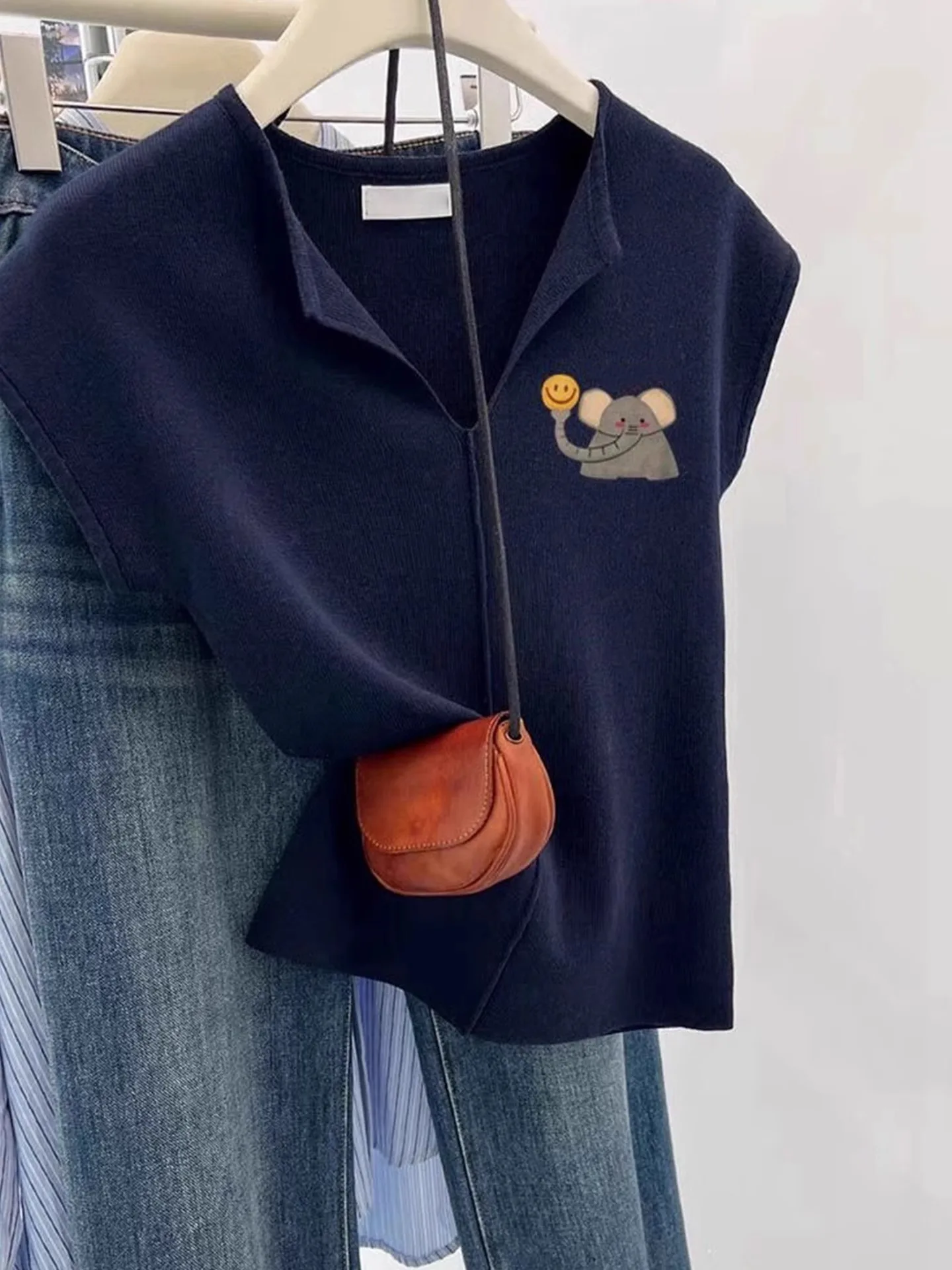 

Skin-friendly Summer Ice Silk Knitted Top Women's Stylish Short Sleeve Hoodie Slimming Trendy Korean Style Straight Cut T-shirt