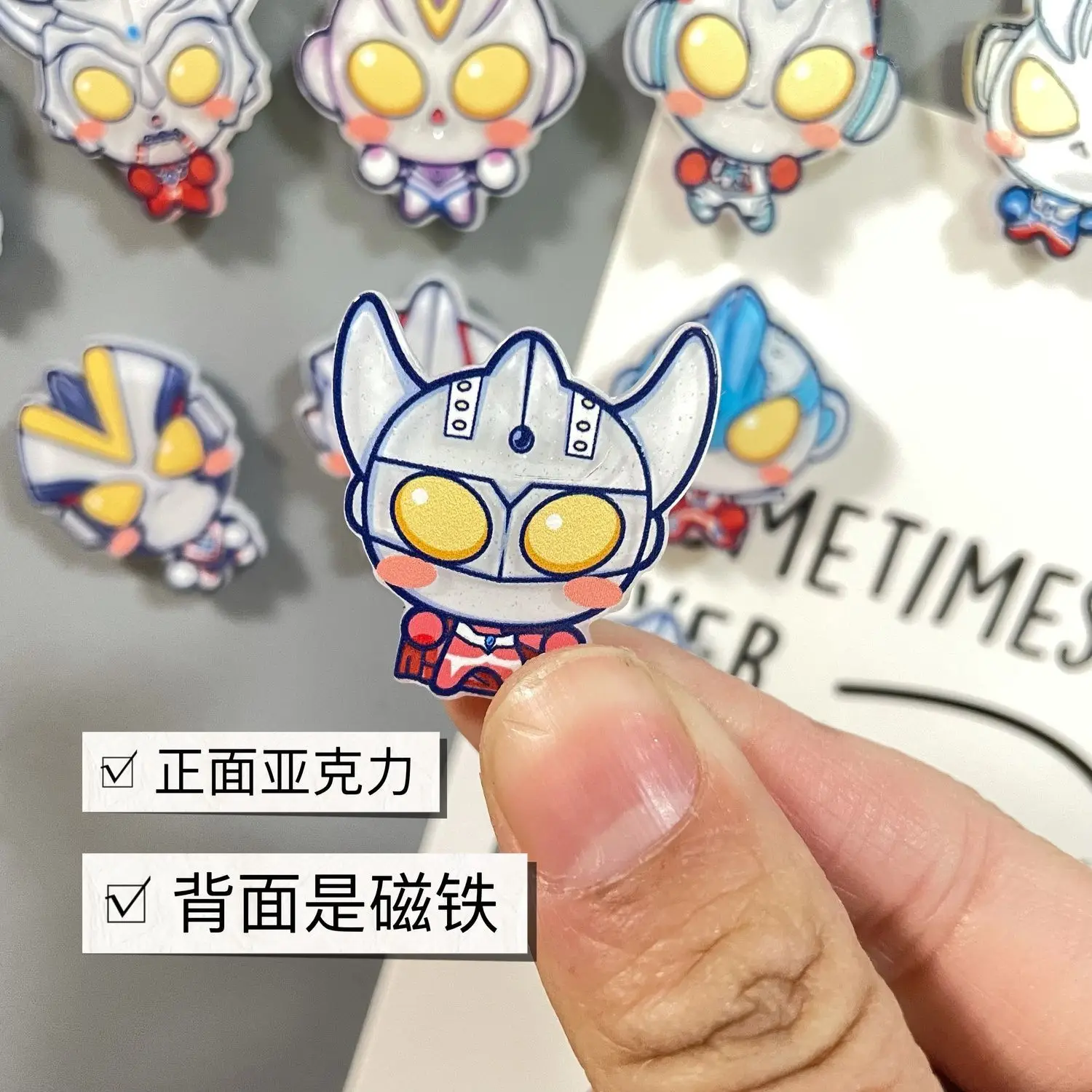 Imán Creativo de Dibujos Animados de Ultraman, Linda Decoración Acrílica para el Hogar, con Imán en la Parte Posterior, Pequeño y Exquisito