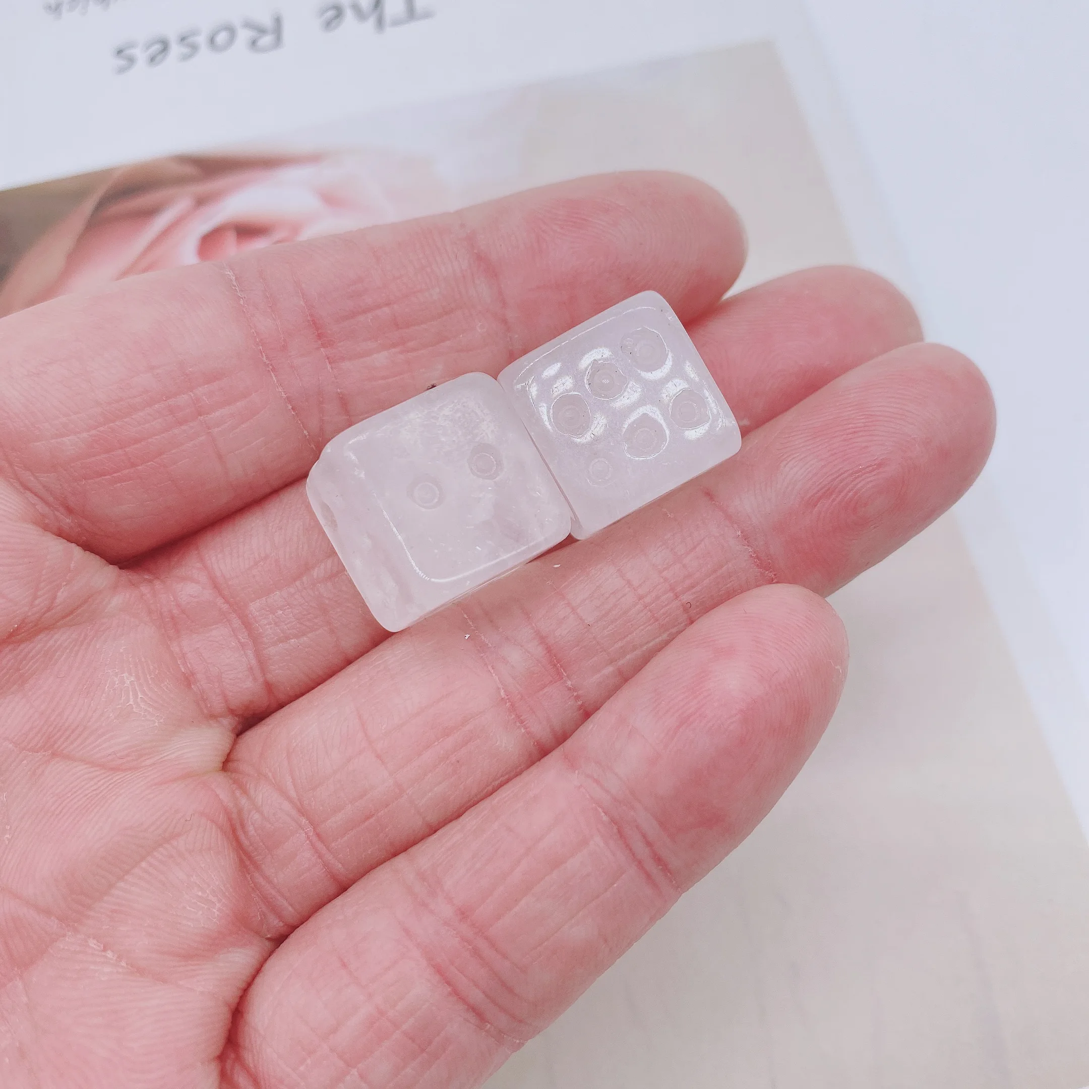 

2pcs Natural Clear Quartz Dice Energy Reiki Gemstone Cube Palm Carving Decoration Crystal Quartz Healing High Quality For Gift