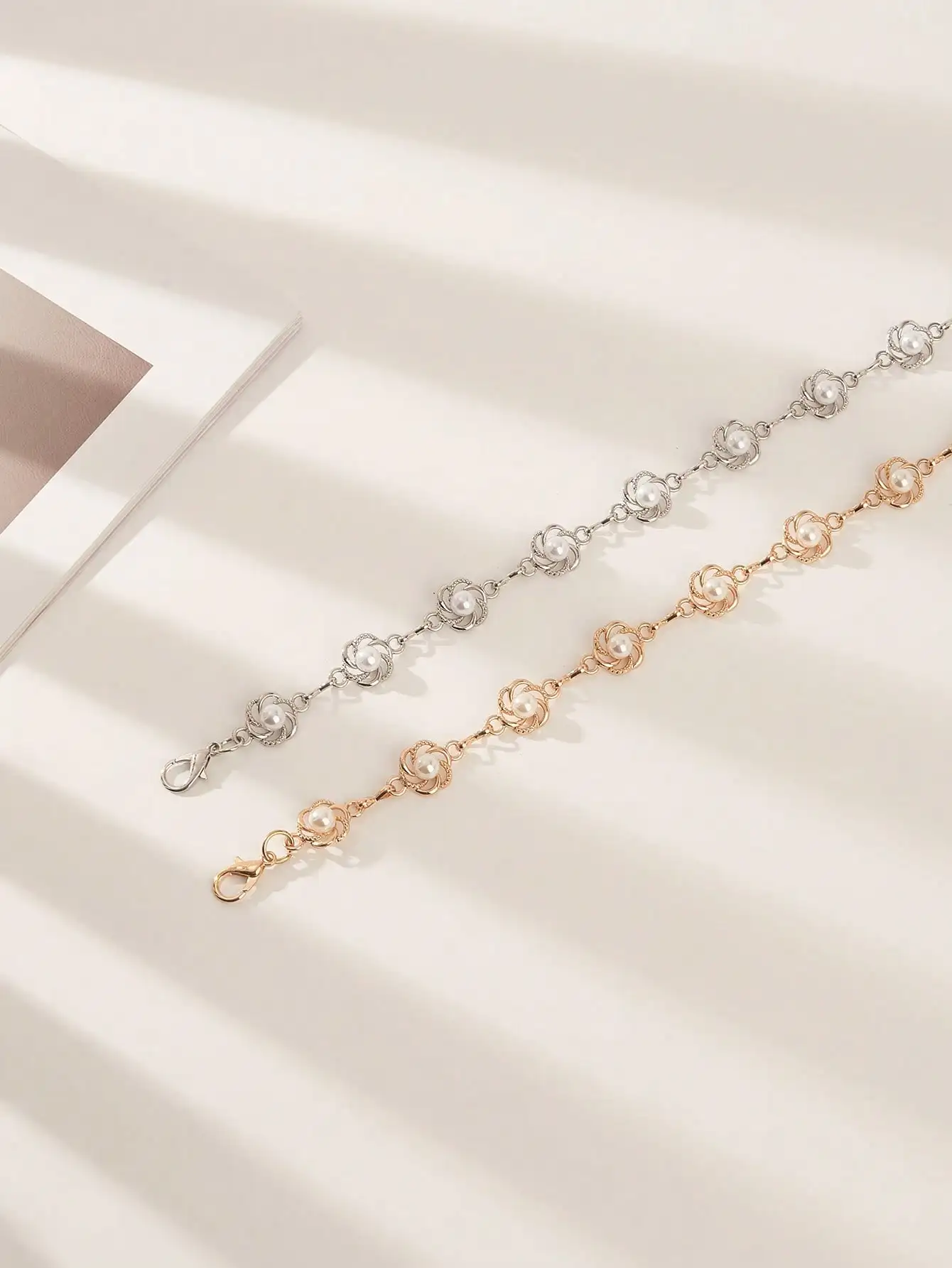 1 ชิ้น Plus ขนาดผู้หญิงโลหะฝังดอกไม้กลวงรูปไข่มุกเอว Elegant และสไตล์หวานชุดอุปกรณ์เสริม