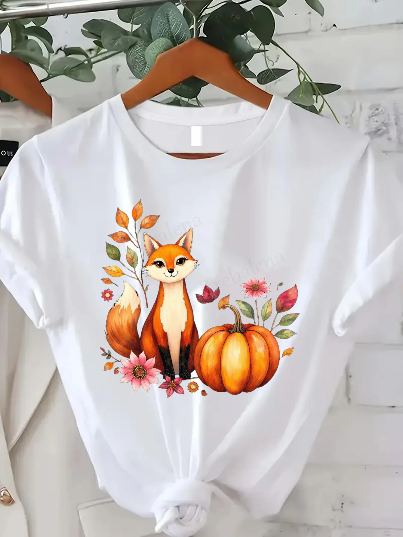 

Comfortable Women's Print T-shirt Autumn Fox and Pumpkin Graphic Tee for Women - Fall Harvest Style