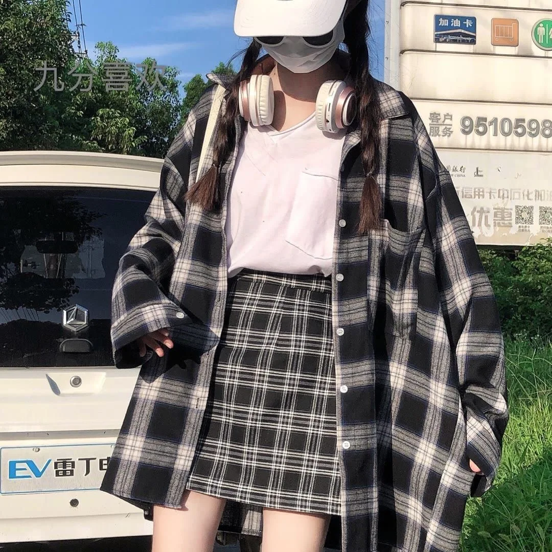 

Women Vintage Shirt Plaid Loose Blouse Female Korean Fashion Long Sleeves Shirt Streetwear Tops Casual Outwear Femme Blusas