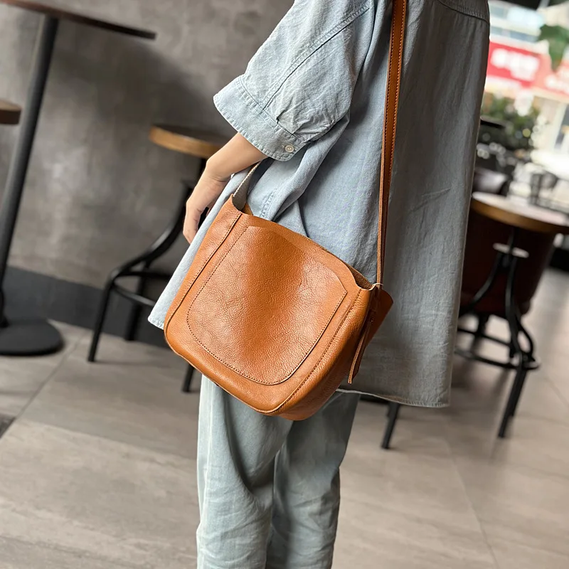 Vegetable Tanned Cow Leather Crossbody Bag Women\'s Simple Shoulder Bag Cow Leather Autumn/winter Women\'s Leather Bucket Bag