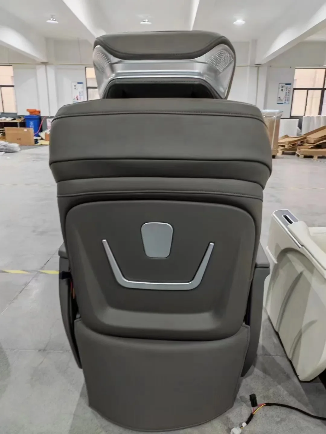 Luxury commercial vehicle seat electric customization