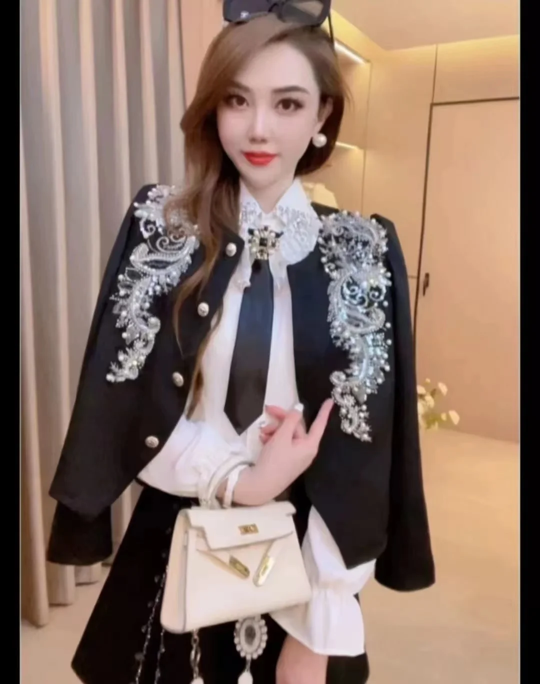 Luxury Style Diamonds Stitch Collar With Pears Beaded Tie White Shirt for Women 2024 Autumn Blouses Tops Korean Popular Clothes