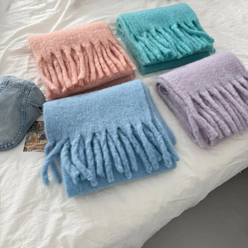 

Зимний новый стиль 2025 года, женский мохеровый шарф с фиксированной тканью, утолщенная теплая внешняя шаль, удобный для кожи шарф с бахромой в парном стиле