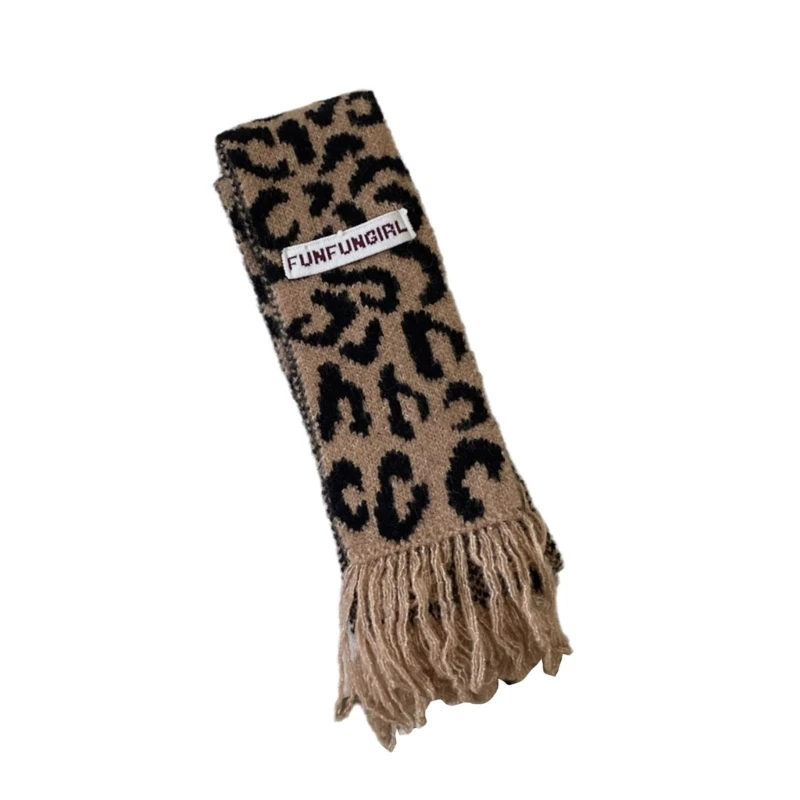 Fashionable Leopards Scarf Warm Light Weight Neckerchief Simple Street Scarf D5QB