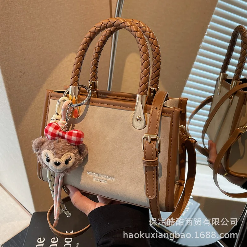 

Popular Luxury Handheld Tote Bag Women Autumn Winter New Fashion Vintage Shoulder Bag Daily Commute Crossbody Bag High Quality