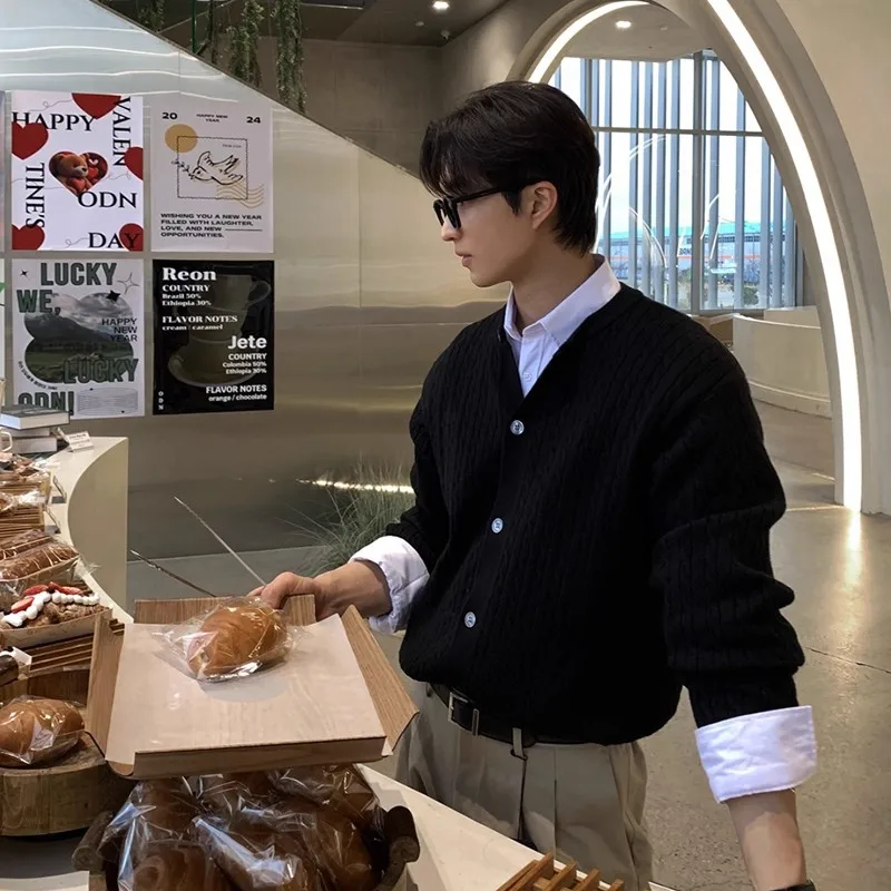 مصنع الربيع والخريف الكورية نمط محبوك سترة الرجال سترة طويلة الأكمام المتخصصة الملمس الموضة تنوعا سترة فضفاضة