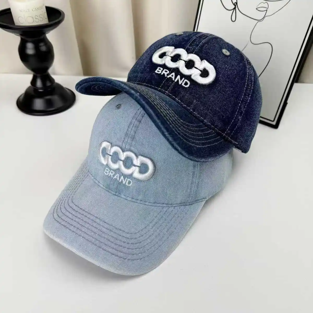 Unisex einfache Denim-Baseballkappe mit Stickerei, vielseitiges weiches Oberteil, gewaschen und abgenutzt.
