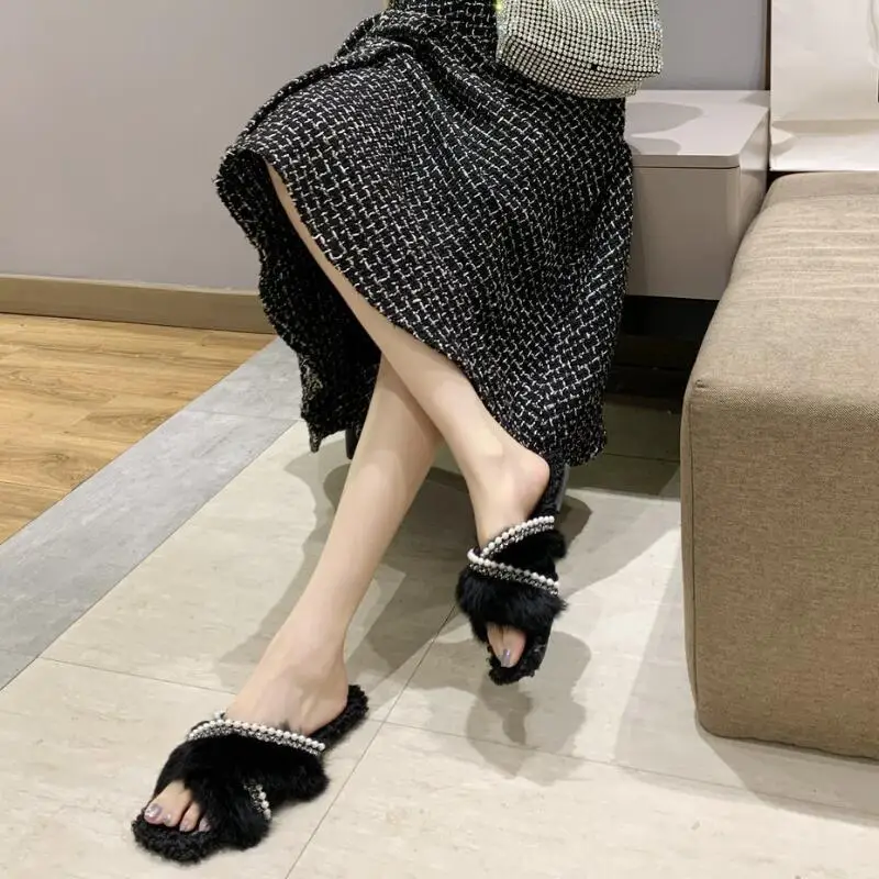 

Hot 2026 Autumn Winter New Women Light Luxury Elegant Temperament Cotton Slippers Cute Indoor Comfort Warm Home Fury Slippers