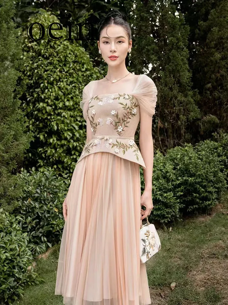 

[oein] Vietnamese Niche Design Flower Embroidery Patchwork Mesh Pleated Dress Waist Cinching, Slimming Strapless