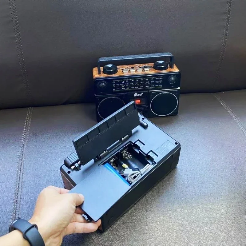 المحمولة الرجعية بلوتوث Boombox شحن الطاقة الشمسية متعددة الوظائف في الهواء الطلق ستيريو مشغل الهاتف المحمول المدمج في مكبرات الصوت راديو FM/AM/SW