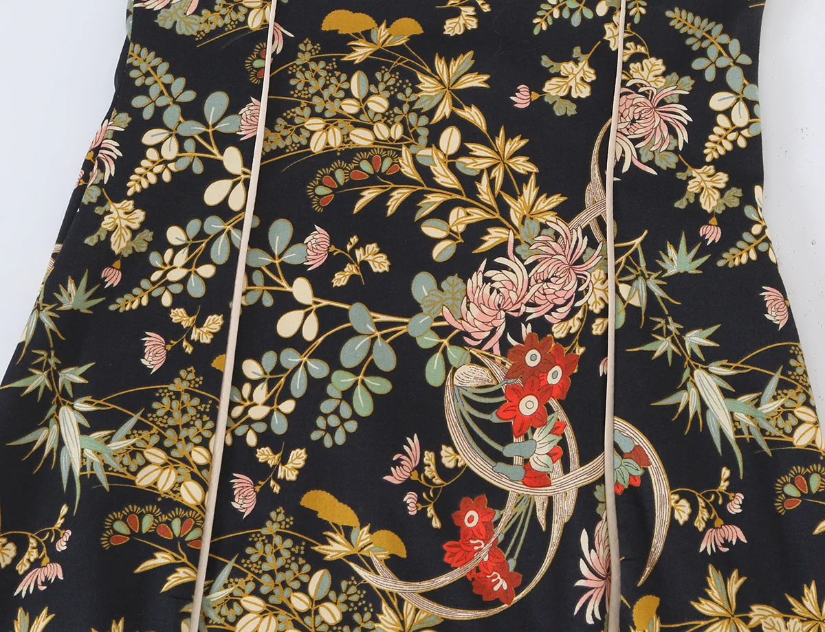 Elegantes Damenkleid mit Neckholder-Ausschnitt, ärmellos, mit Blumenmuster, Midi-Länge, chinesischer Stil, figurbetontes Kleid, modisches, sexy, rückenfreies Damenoutfit. – Detail 7