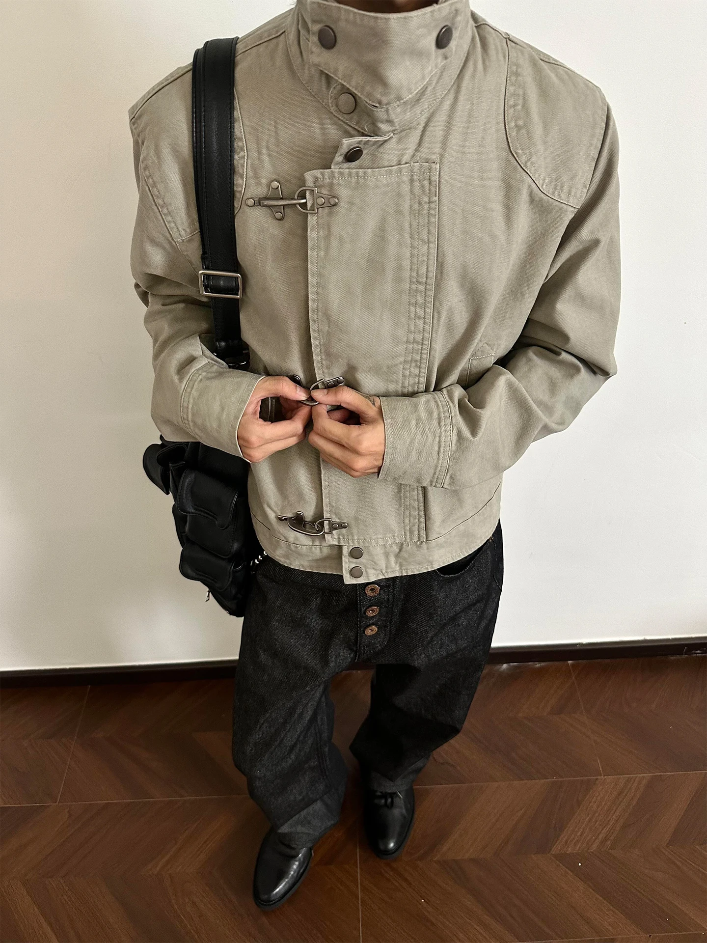 

Khaki Deconstructed Patchwork Men's Jaet Autumn Vintage ort oulder Padded Baseball Sle Zipper Decorated Workwear Coat