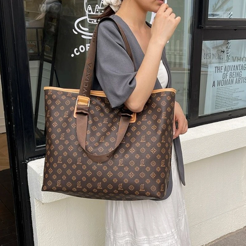 

Модная большая сумка с регулируемым ремешком и деталями в стиле майяра. Изысканная ручная сумка идеально подходит для повседневного использования женщин.