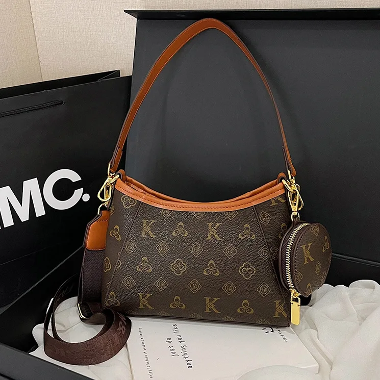 

Сумка подмышки с монограммой 2025 года, повседневная женская сумка через плечо, универсальная сумка через плечо, сумка для путешествий «день-ночь», мода