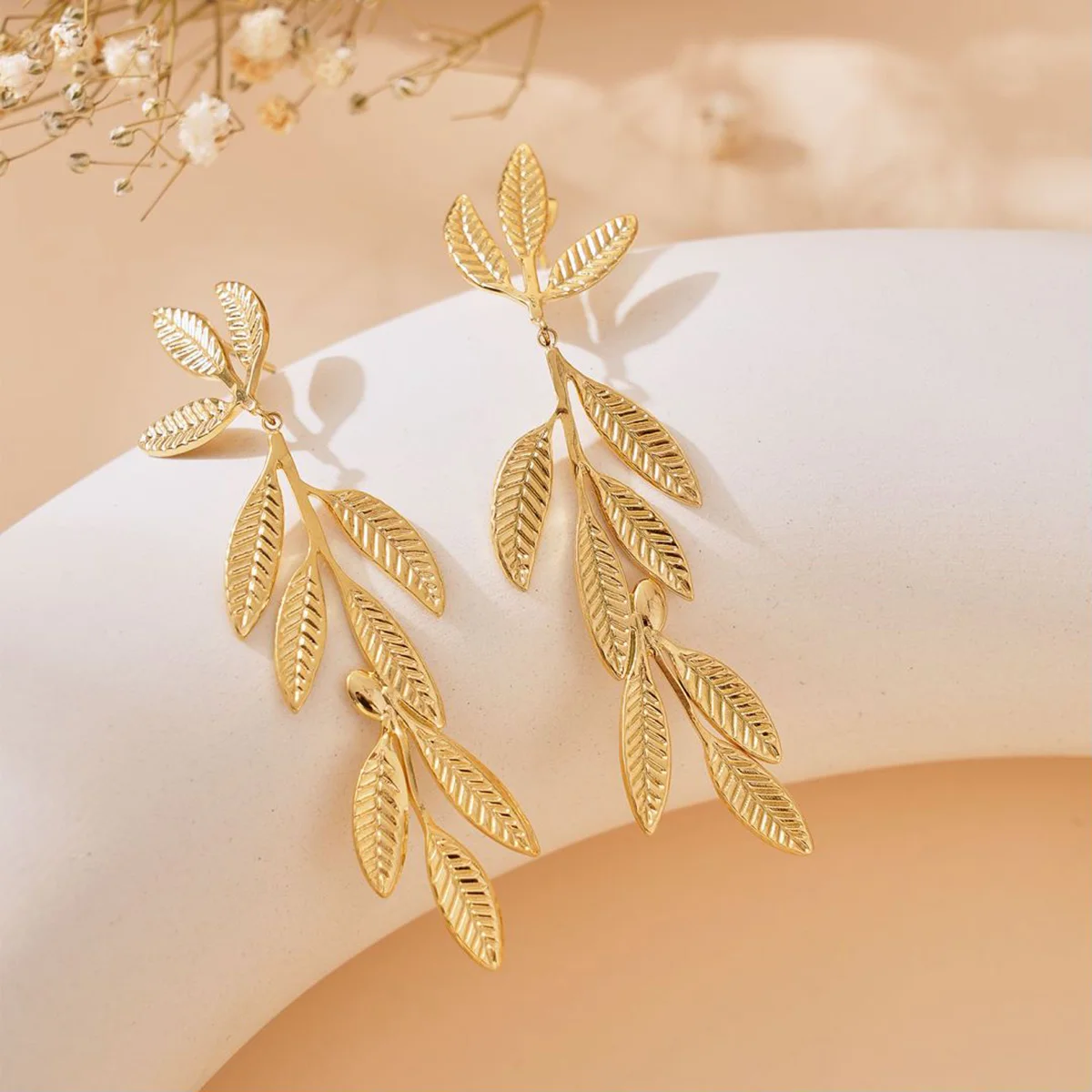 New Golden Stainless Steel Simple Long Leaf Women's Drop Earrings Punk Vintage Suitable for Parties Gift