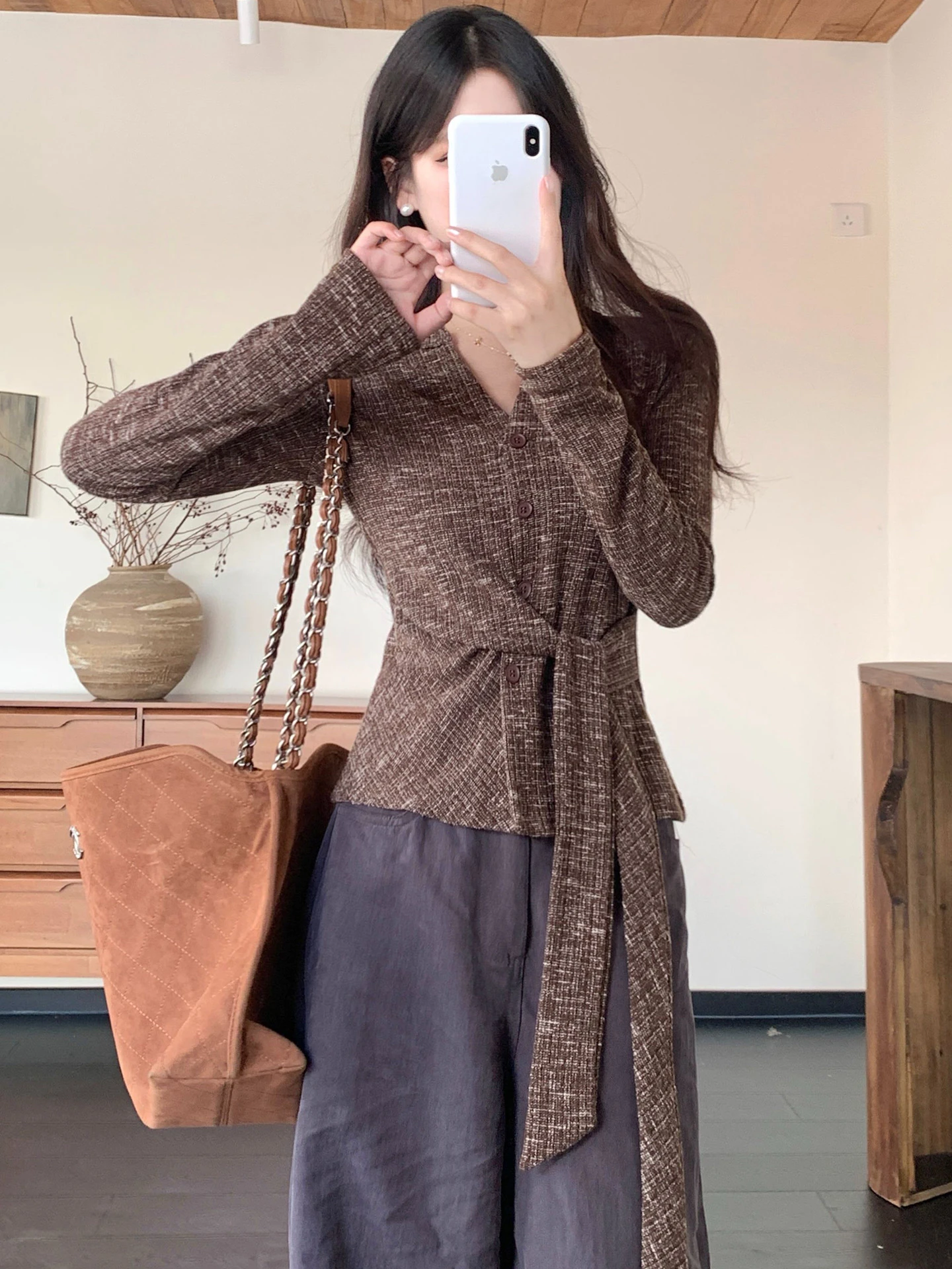 

Модная женская футболка с длинным рукавом и V-образным вырезом, приталенная, с завязками на талии, базовая модель, новинка ранней осени, дизайнерский топ