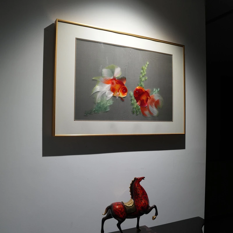 

Goldfish hand-embroidered high-end hanging painting study living room finished decorative painting